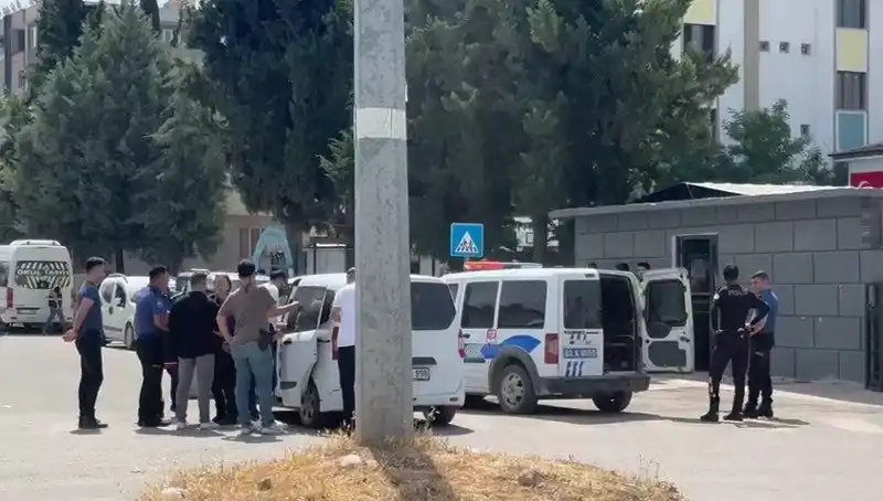Adliye Önünde Patlak Veren Kavga: 5 Yaralı, 7 Gözaltı!