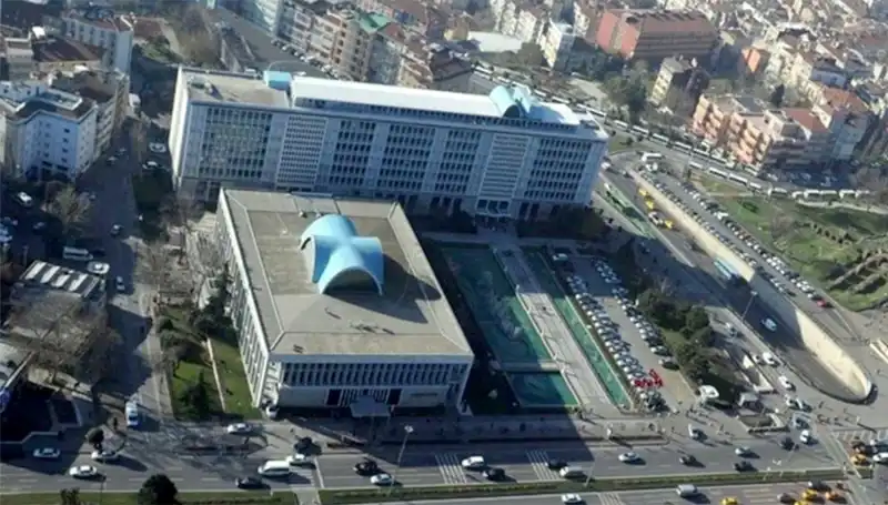 İBB Soruşturmasında "Enderun" WhatsApp Grubu Mesajları Gündemde