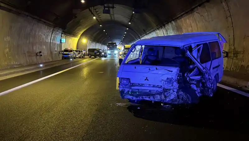 TEM Otoyolu’nda Zincirleme Kaza: Yaralılar ve Trafic Karmaşası