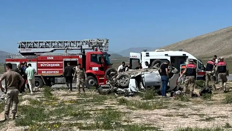Van'da Feci Kaza: 4 Kişi Hayatını Kaybetti, 2 Yaralı Var