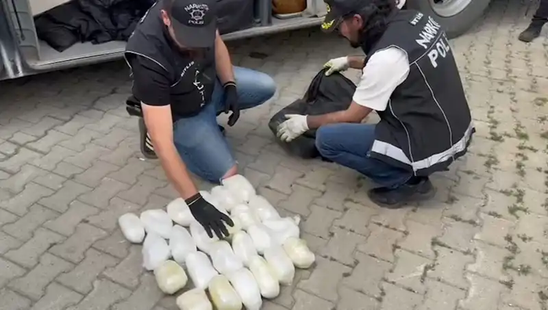 Valizden Çıkan 13 Kilo Metamfetamin: Sorumluluk Kimin?