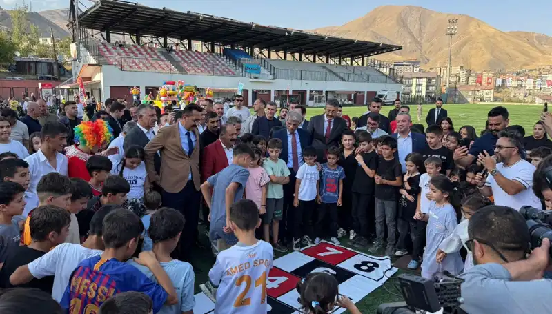 Hakkari’de Anadolu Şenliği Coşkusu, Gelenekler ve Eğlencelerle Dolu Bir Hafta!