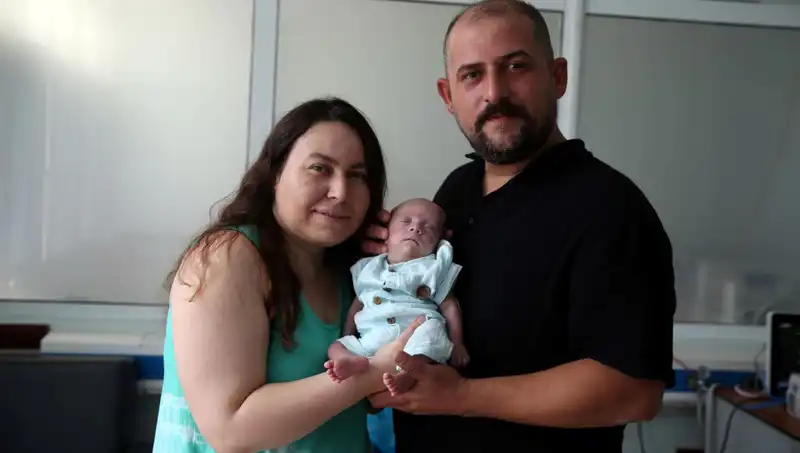 800 Gram Doğdu: 4 Ay Yoğun Bakımda Kalan Bebeğin Yaşam Mücadelesi