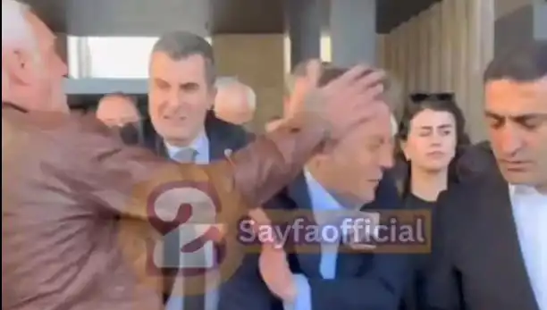 Özgür Özel, AKM Çıkışında Fiziksel Saldırıya Uğradı: Olayın Ayrıntıları