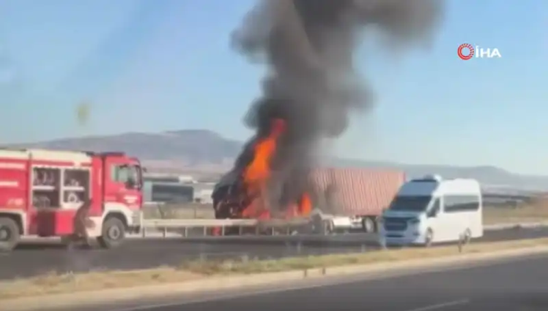Ankara'da Kaza Yapan TIR Alev Alev Yandı! Olayın Detayları Şok Edici