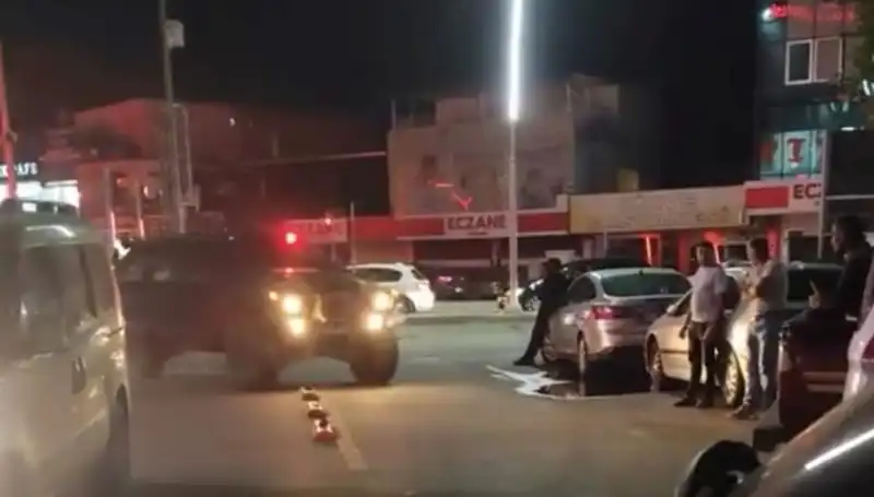 Kardeşini Bıçakla Yaralayan Genç, Annesinin Hayatı İçin Mücadele Etti