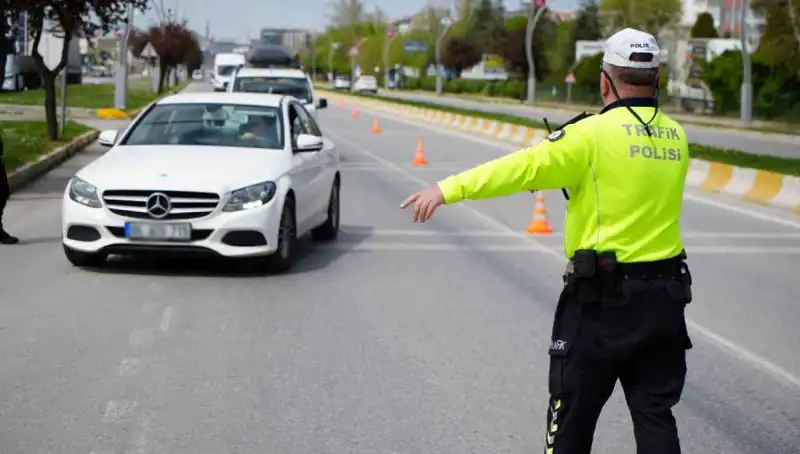 2025 Yılı İçin Belirlenen Yeni Trafik Cezaları: Artışlar ve Değişiklikler Neleri Getiriyor?