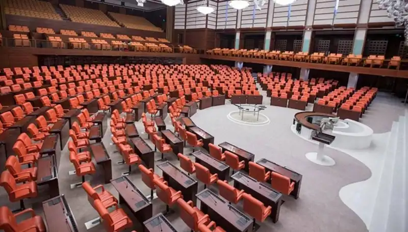 Siyasi Partiler Bayramlaşma Törenlerini Duyurdu: İşte Programlar!