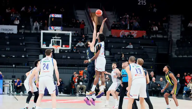 Anadolu Efes, Panathinaikos'u Satranç Masasına Davet Ediyor