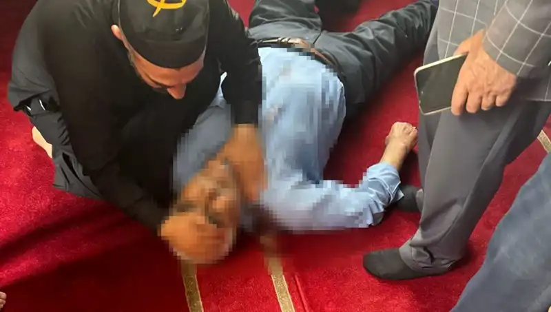 Cami içinde namaz kılarken vurulan kişinin hikayesi ve derin etkisi