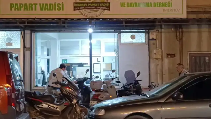 Lokalde Gerçekleşen Bıçaklı Kavga: Bir Genç Ağır Yaralandı