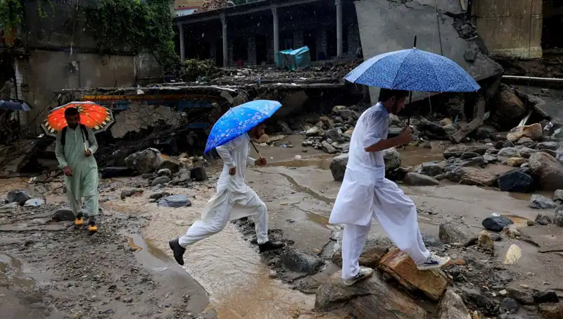 Pakistan'da Sel Felaketi: DSÖ'den Hayati Tıbbi Yardım