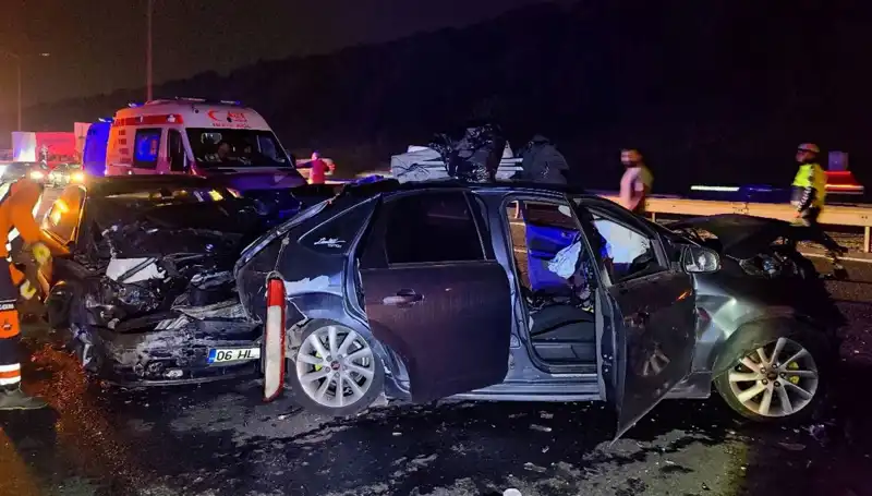 TEM Otoyolu'nda Feci Zincirleme Kaza: 7 Yaralı, Trafik Kilitlendi!
