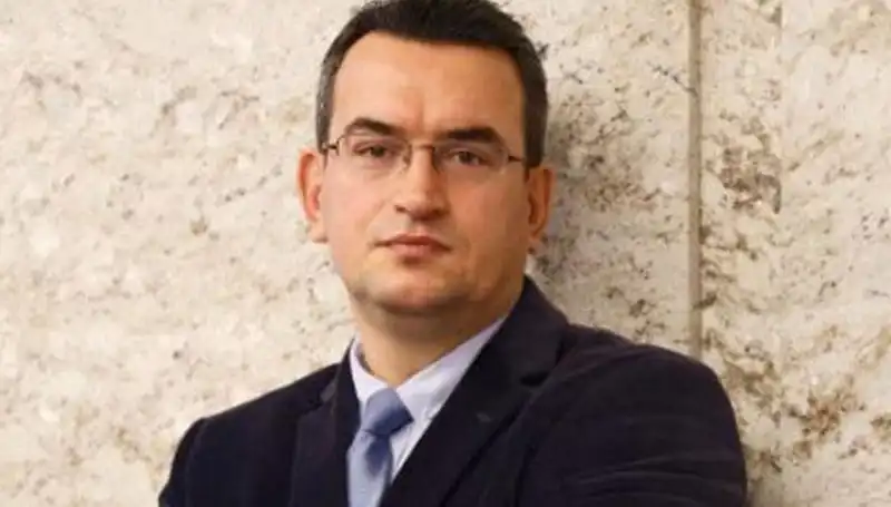 Metin Gürcan: DEVA Partisi'nin Kurucu Üyesi ve Siyasi Serüveni