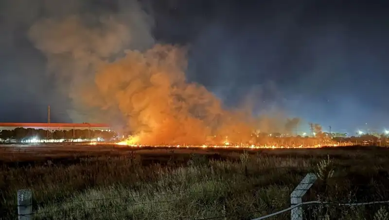 İzmir'de Gece Yarısı Yangın Paniği: Halk Uyuşturan Anlar Yaşadı