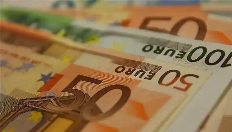 Euro Düşüş Yaşıyor: Önümüzdeki Etkileri ve Piyasalara Yansımaları