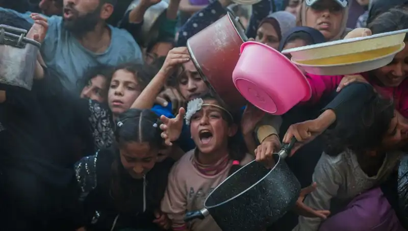 Gazze'de Açlık Krizi: Un Stokları Tükendi, İnsanlar Hayatta Kalma Mücadelesinde