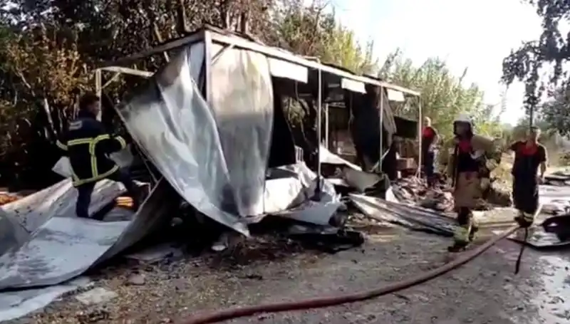 Hatay'da Konteyner Yangını: Birçok Eşya Kullanılamaz Hale Geldi