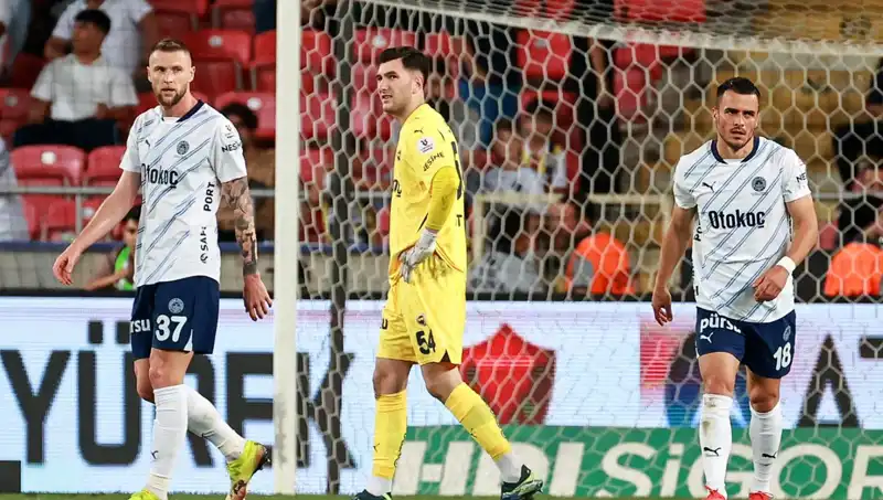 Fenerbahçe’nin 2025 Yazı: Kadro Dağıldı, Gelecek Belirsiz!