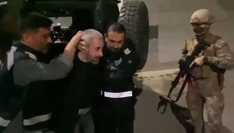 İzmir'de Kardeş Katili Yakalandı: 213 Saatlik Görüntü Çözümüyle Suç Aydınlatıldı