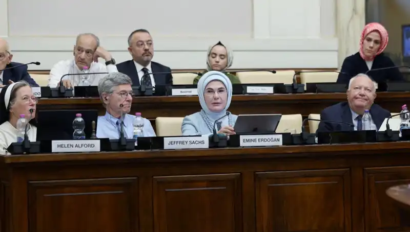 Emine Erdoğan, Vatikan'da "Dünya 5'ten Büyüktür" Sözleriyle Dikkat Çekti