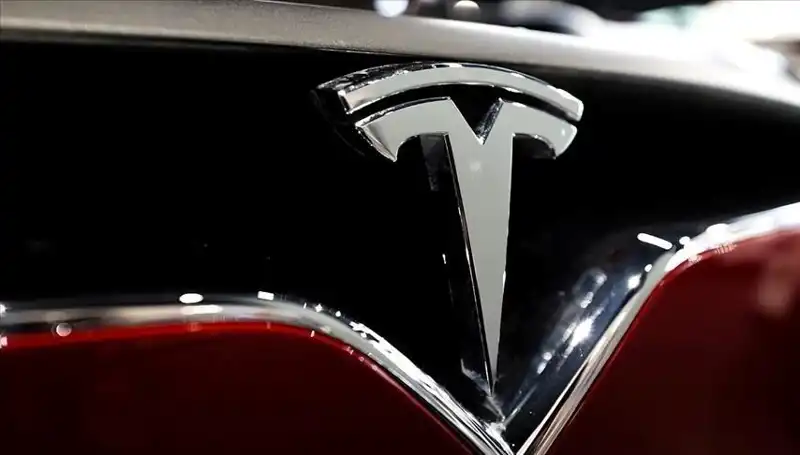 Tesla'nın Ucuz Model Tartışmaları Devam Ederken, FSD Beklentileri Neden Sürüyor?