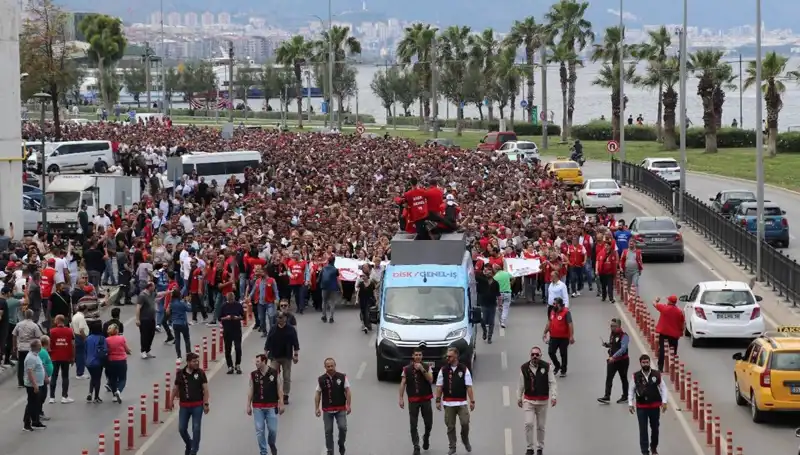 İzmir'de Grevdeki İşçilerden Etkileyici Direniş: Dördüncü Gün
