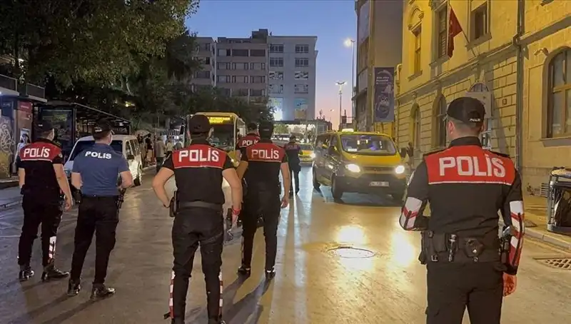 İstanbul'da Artan Asayiş Sorununa Yönelik Dev Operasyon: Yüzlerce Gözaltı