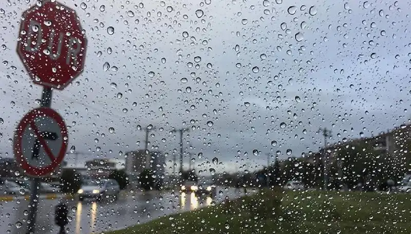 Meteoroloji, 20 İli Uyararak Sıcaklık ve Sağanak Yağışı Duyurdu