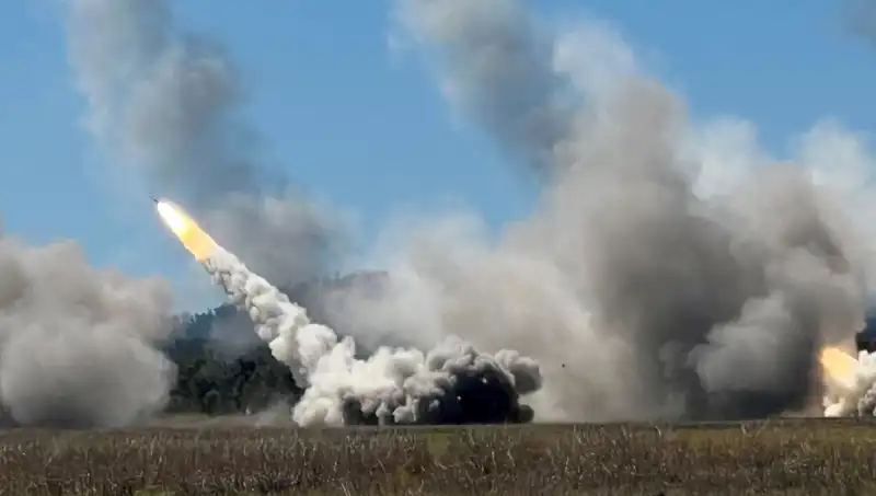 Avustralya'nın En Büyük Askeri Tatbikatında Tarihi Bir İlk: HIMARS Atışı Gerçekleştirildi!